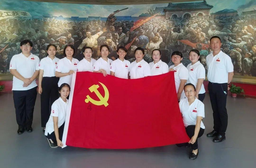 你认为职场中什么样的老板讨员工喜欢？游戏画面